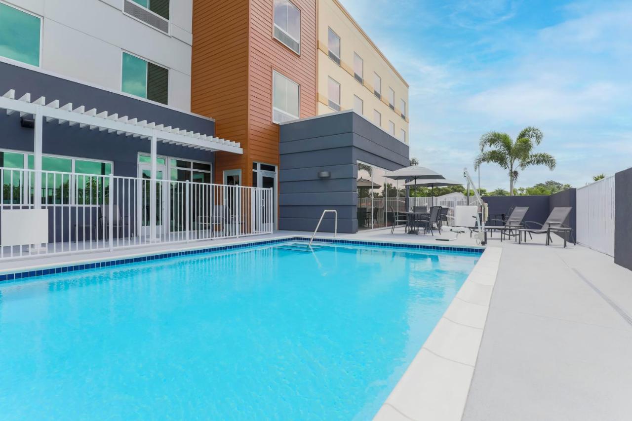 Fairfield By Marriott Inn & Suites Cape Coral North Fort Myers Екстер'єр фото